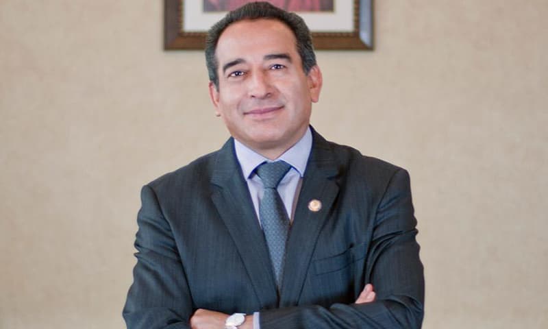 Saúl Lara canciller Universidad Indoamérica